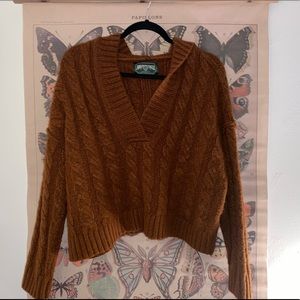 v-neck hooded sweater !!